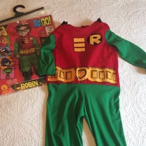 Robin costume size 2-4